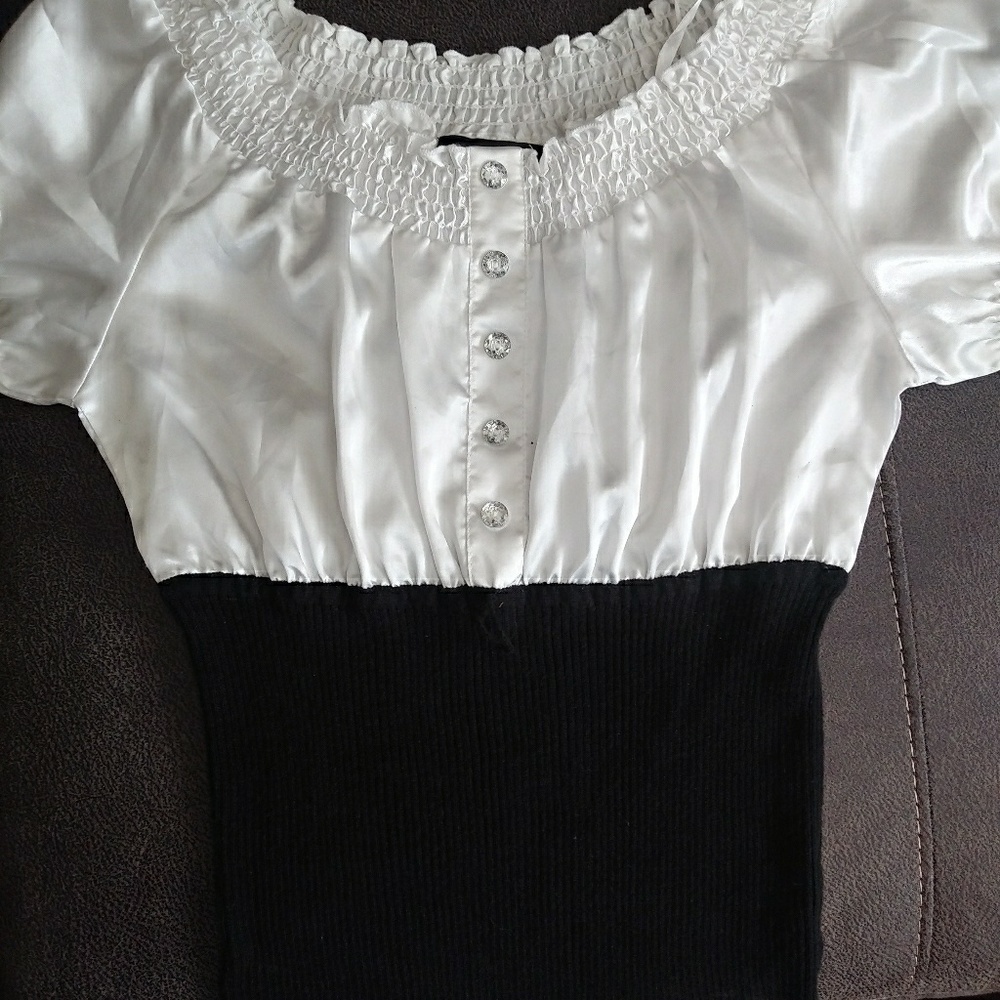 Cut classy top,black and white